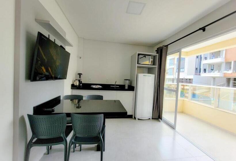 استودیوی لوکس, Hospeda Mariscal Flat