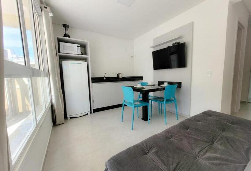 استودیوی استاندارد, Hospeda Mariscal Flat