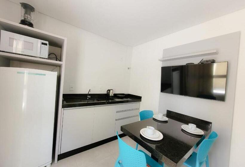 استودیوی استاندارد, Hospeda Mariscal Flat