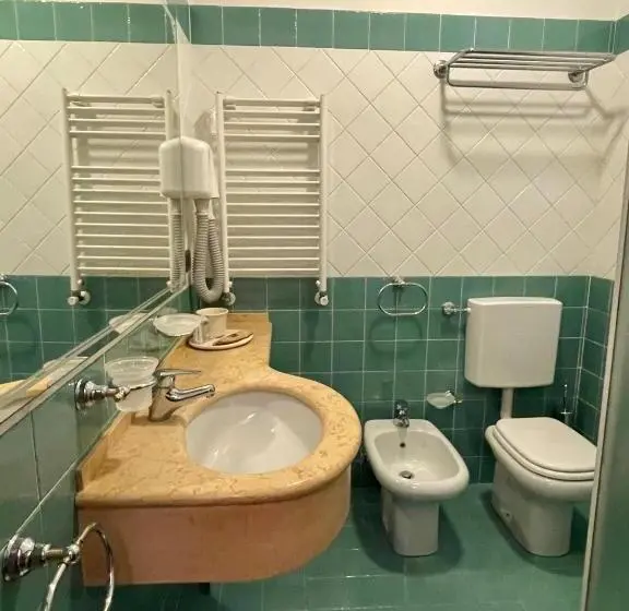 バルコニー付きシングルスタンダードルーム, Fuori Città