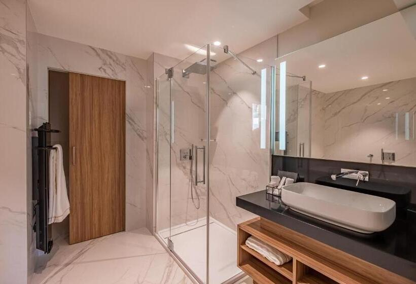 غرفة برستيج, Les Tresorieres