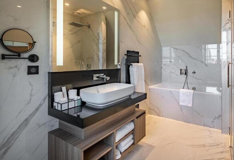 جناح, Les Tresorieres