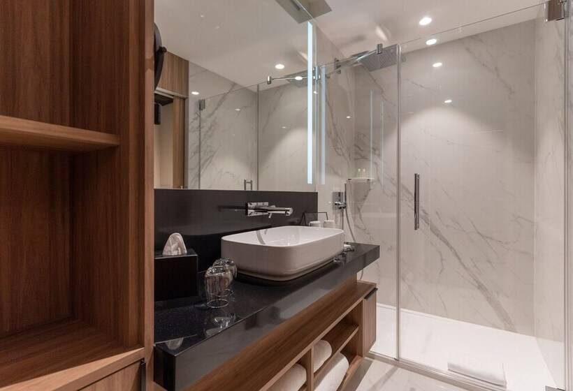 غرفة كومفورت, Les Tresorieres