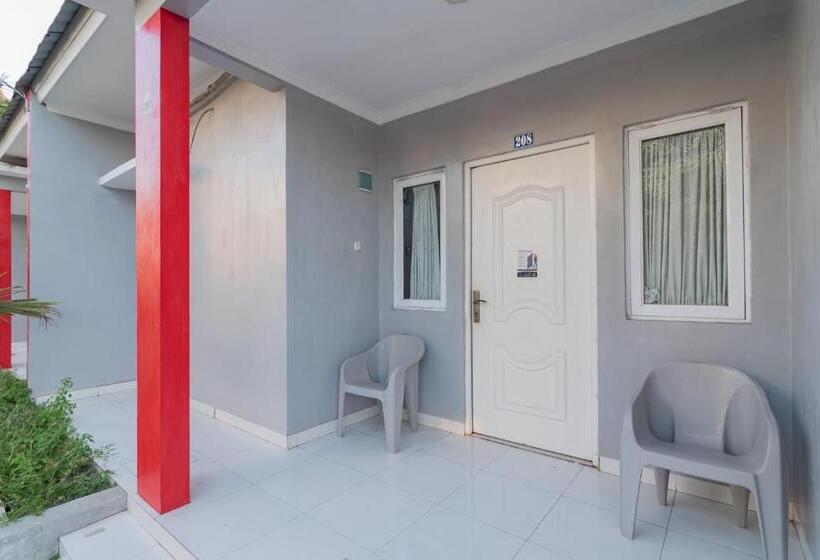 디럭스 룸, Markoni Pamanukan Mitra Reddoorz