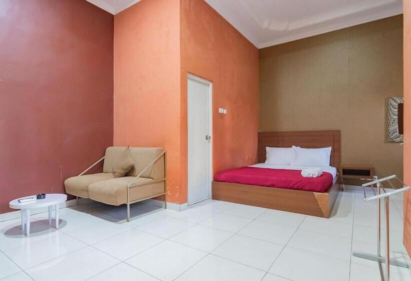 디럭스 룸, Markoni Pamanukan Mitra Reddoorz