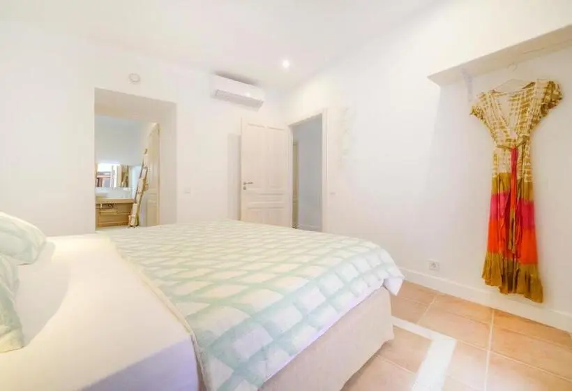 اتاق سوپریور, Menditzu Rooms