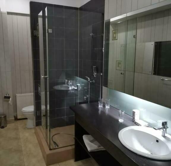 スタンダードトリプルルーム, Nt