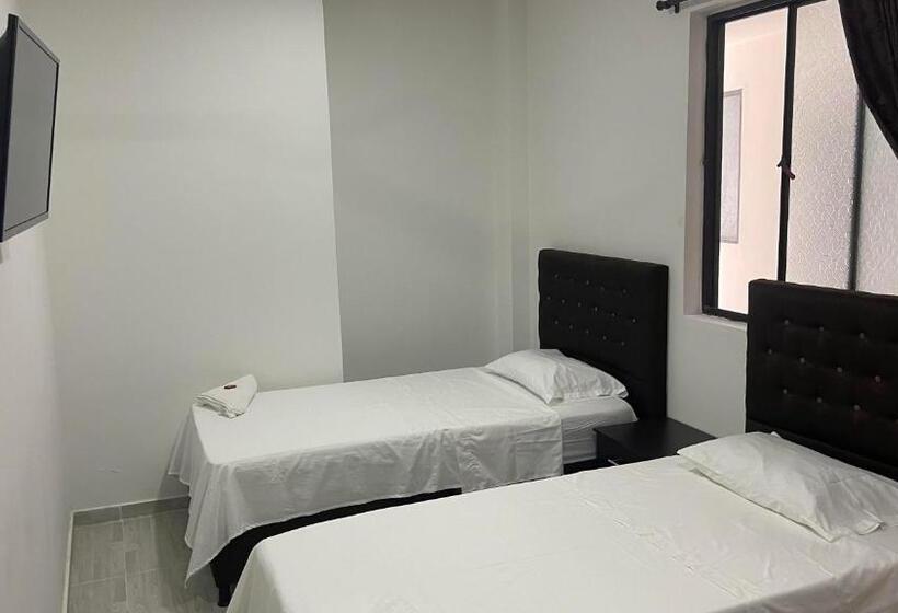 标准三人间, One