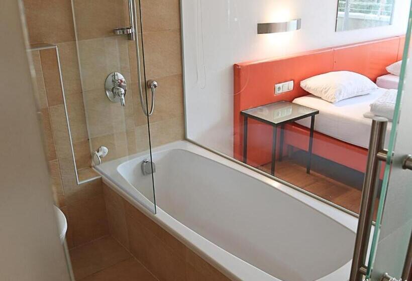 Номер Стандарт Трехместный, Sporthotel Shanti