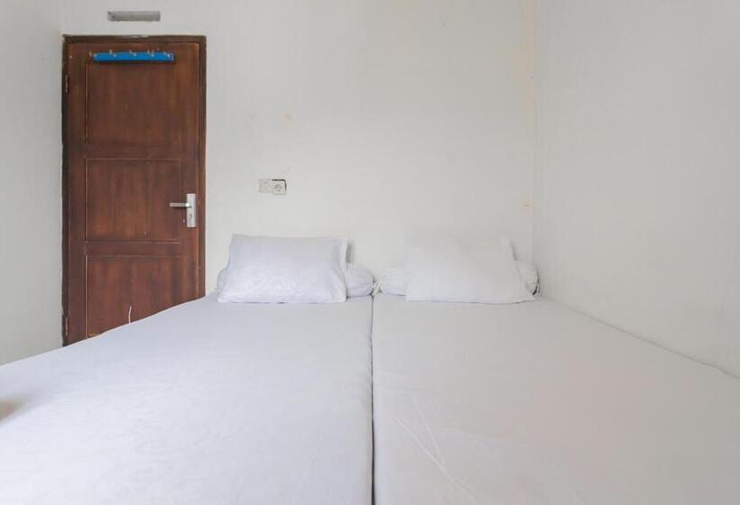 Номер Стандарт Совместная Ванная, Small Homestay Syariah Sikembar Ciwidey Mitra Reddoorz