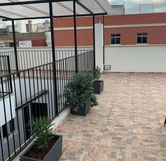 غرفة قياسية ثلاثية, Villa Rosaura