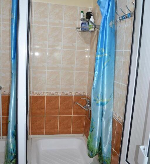 חדר סטנדרט לארבעה, Hostel Farovon