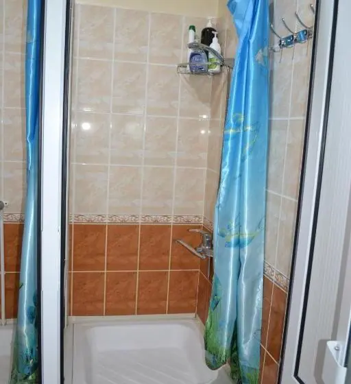 Quarto Quádruplo Standard, Hostel Farovon