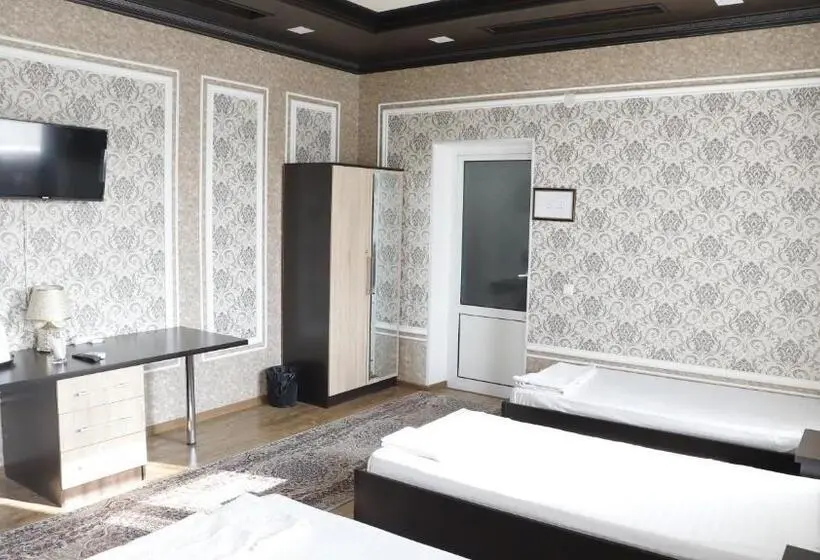 Quarto Triplo Comfort, Hostel Farovon