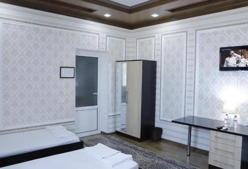 Quarto Triplo Comfort, Hostel Farovon