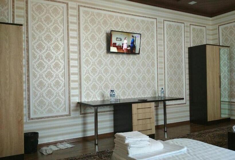 舒适三人间, Hostel Farovon