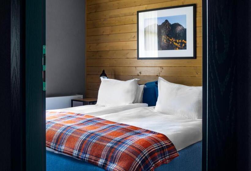 جناح مزوَّد بشرفة, Cota1110