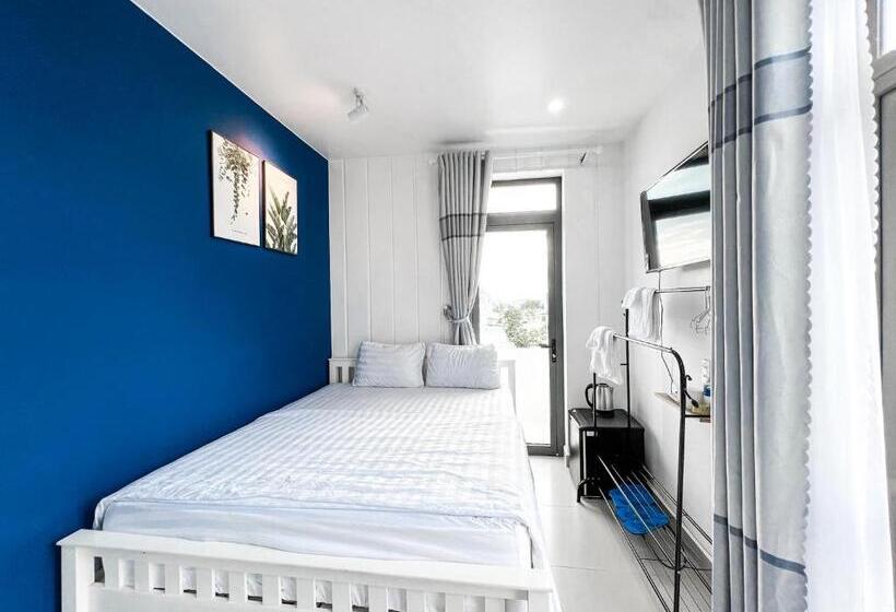 اتاق استاندارد با بالکن, New