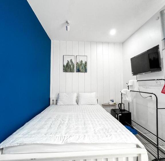 اتاق استاندارد با بالکن, New