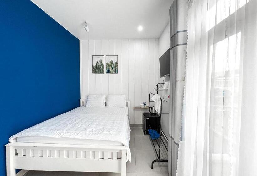 اتاق استاندارد با بالکن, New