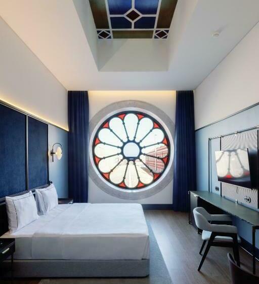 جناح جونيور ديلوكس, The Editory Riverside, Santa Apolonia