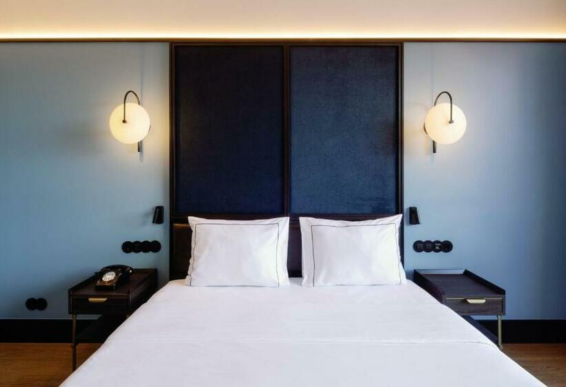 جناح جونيور ديلوكس, The Editory Riverside, Santa Apolonia