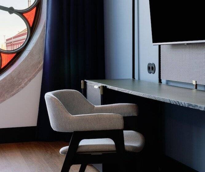 جناح جونيور ديلوكس, The Editory Riverside, Santa Apolonia