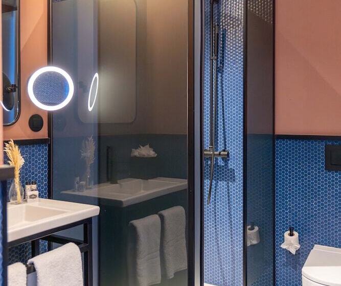 غرفة قياسية مطلّة علي النهر, The Editory Riverside, Santa Apolonia