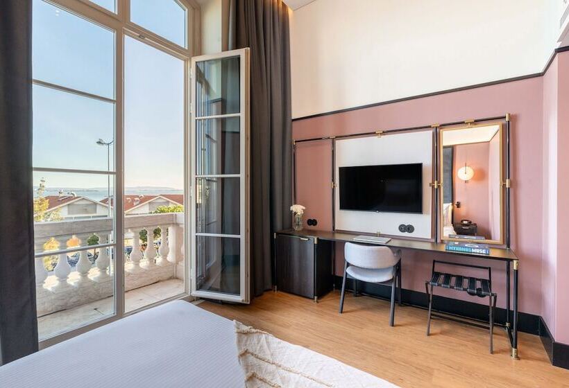 غرفة قياسية مطلّة علي النهر, The Editory Riverside, Santa Apolonia