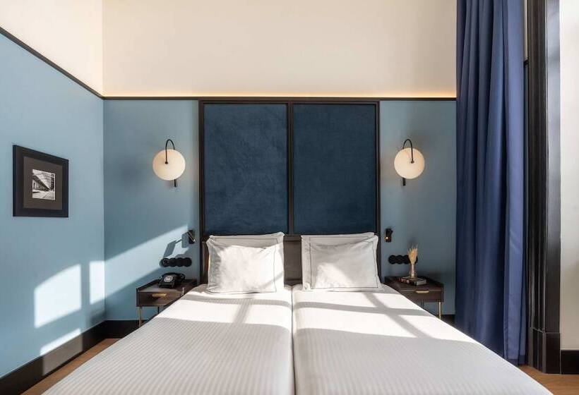 غرفة سوبيريور مطلّة علي النهر, The Editory Riverside, Santa Apolonia