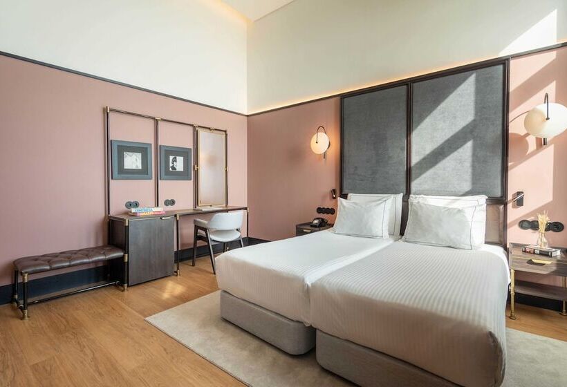 غرفة سوبيريور مطلّة علي النهر, The Editory Riverside, Santa Apolonia