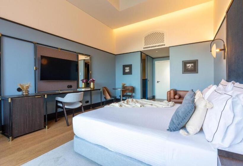 جناح جونيور ديلوكس, The Editory Riverside, Santa Apolonia