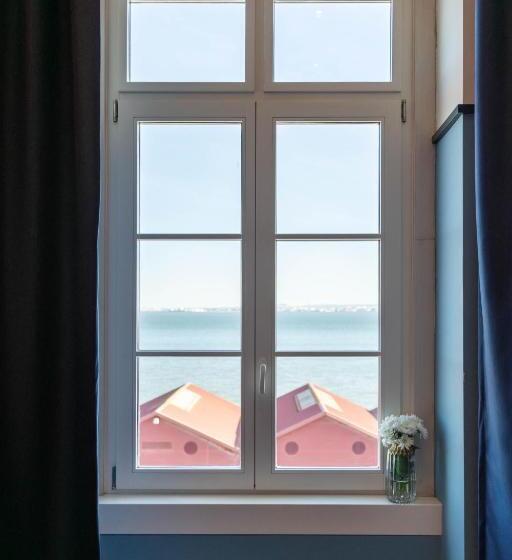 غرفة قياسية مطلّة علي النهر, The Editory Riverside, Santa Apolonia