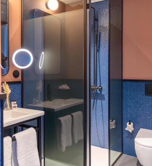 غرفة قياسية مطلّة علي النهر, The Editory Riverside, Santa Apolonia