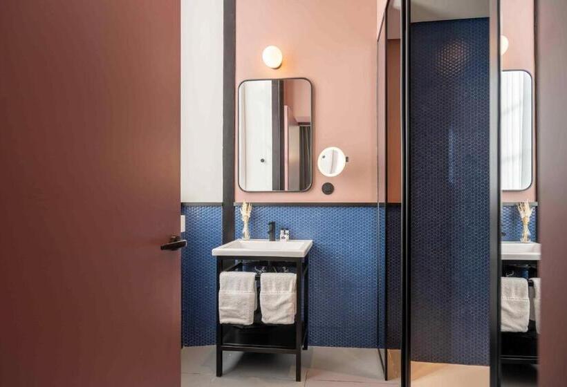 غرفة سوبيريور مطلّة علي النهر, The Editory Riverside, Santa Apolonia