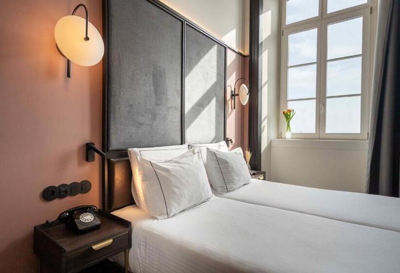 غرفة سوبيريور مطلّة علي النهر, The Editory Riverside, Santa Apolonia