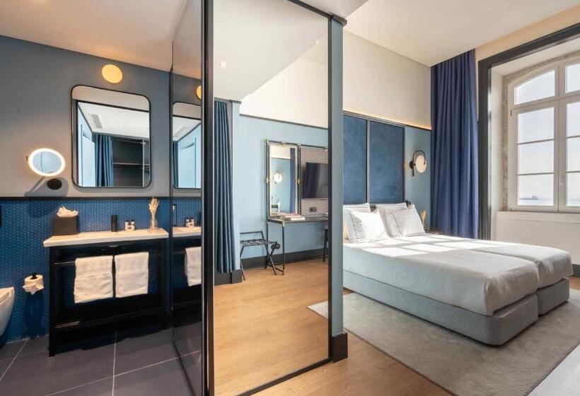 غرفة سوبيريور مطلّة علي النهر, The Editory Riverside, Santa Apolonia