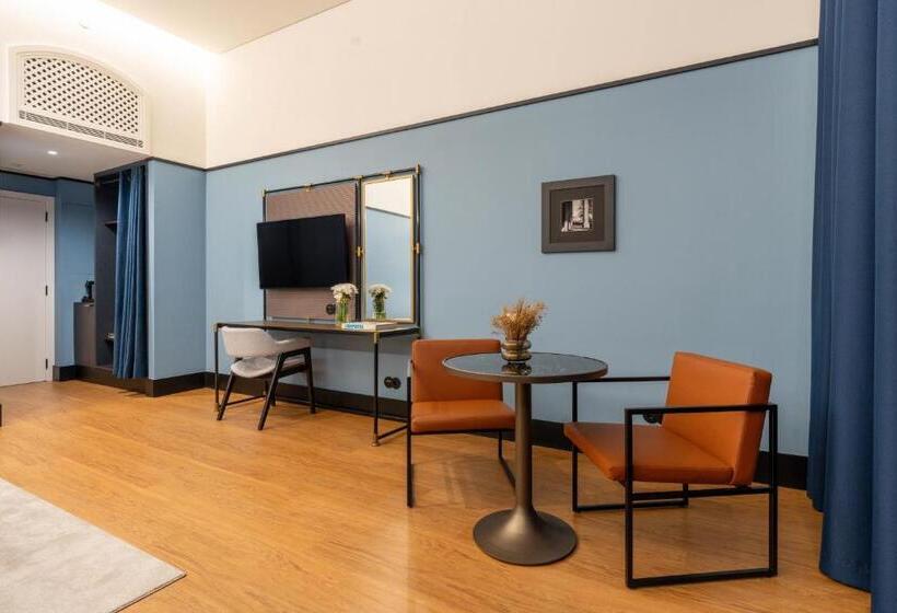 جناح مطل على البحر, The Editory Riverside, Santa Apolonia