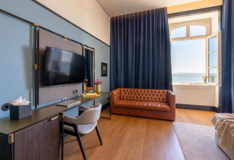 جناح جونيور مطل على النهر, The Editory Riverside, Santa Apolonia