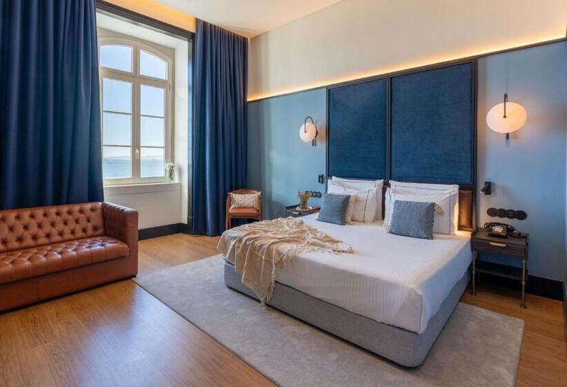 جناح جونيور مطل على النهر, The Editory Riverside, Santa Apolonia