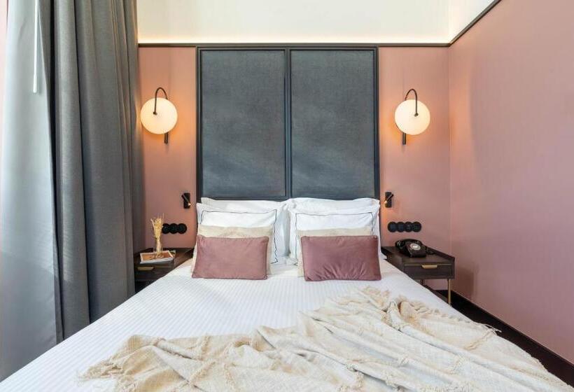 غرفة قياسية مطلّة علي النهر, The Editory Riverside, Santa Apolonia