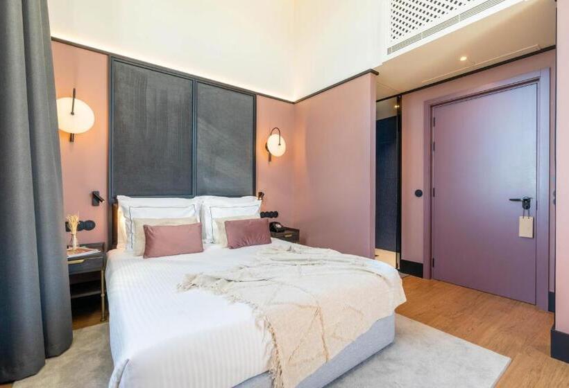 غرفة قياسية مطلّة علي النهر, The Editory Riverside, Santa Apolonia