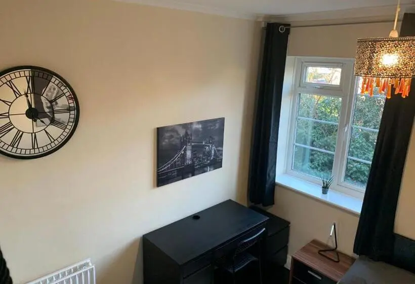 スタンダードルーム, Beddington Park Lodge West