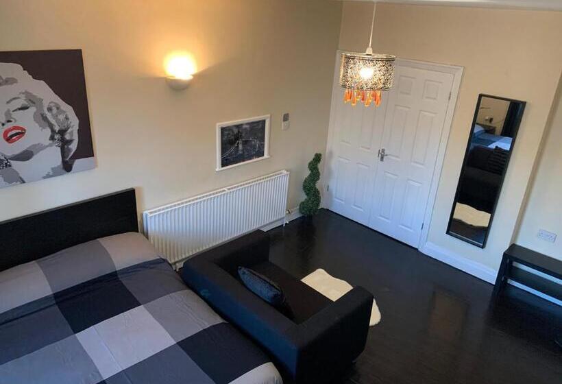 스탠다드 룸, Beddington Park Lodge West