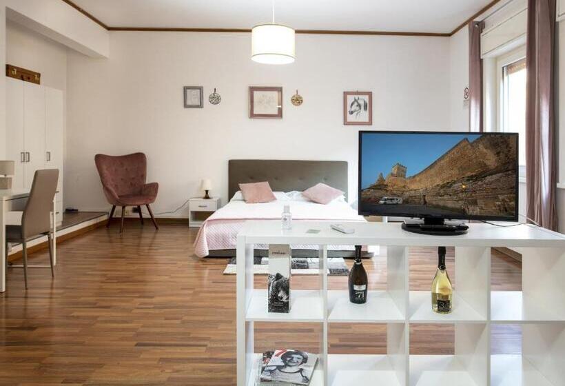 주니어 스위트, Doctor House Standard, Suites & Luxury Rooms