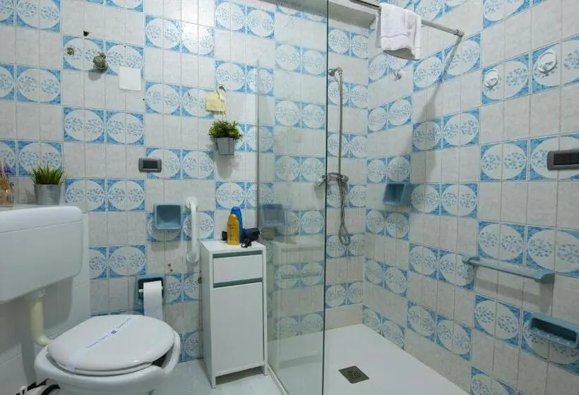 سوییت جونیور, Doctor House Standard, Suites & Luxury Rooms