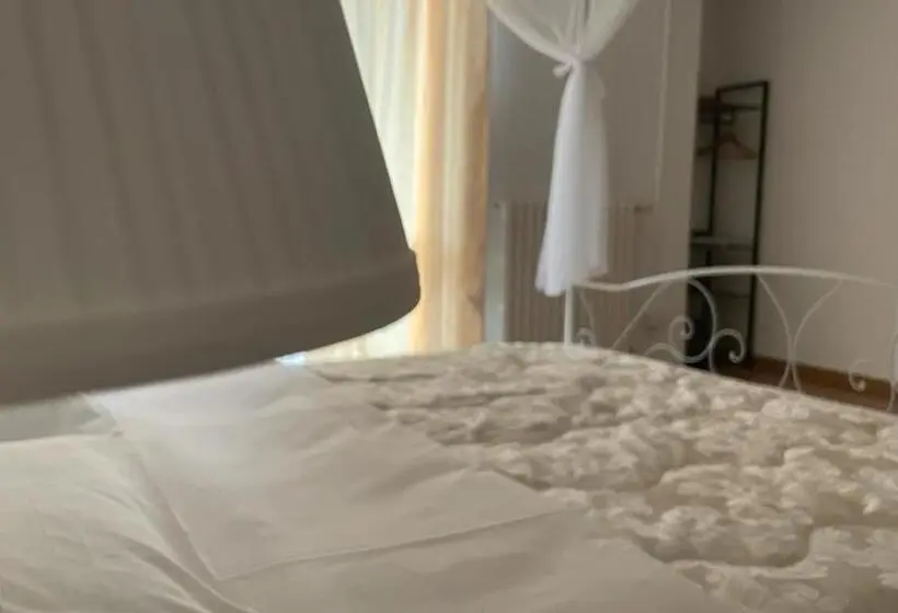 اتاق استاندارد با وان آب گرم, Doctor House Standard, Suites & Luxury Rooms