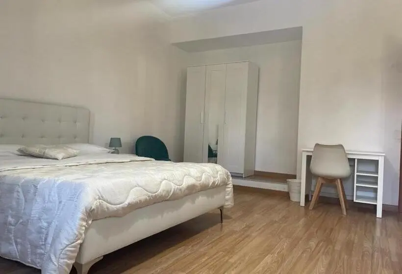 اتاق استاندارد با چشم‌انداز کوهستان, Doctor House Standard, Suites & Luxury Rooms