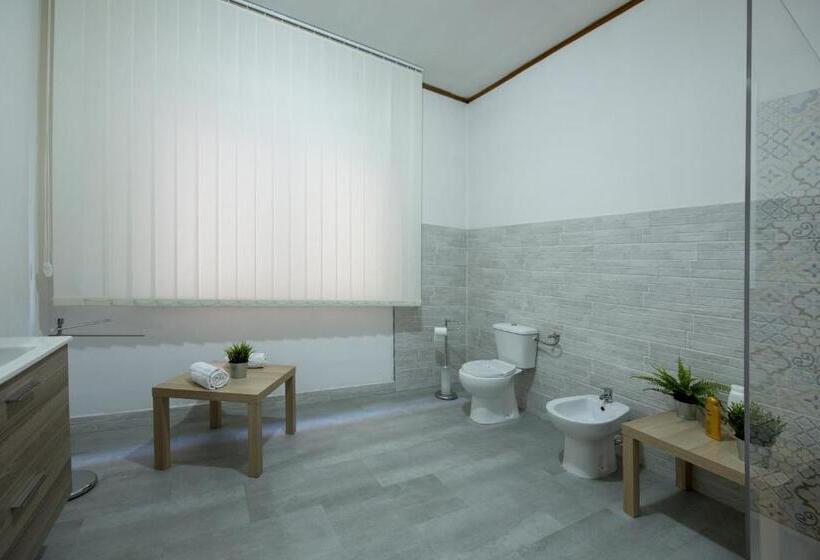 带露台的套间, Doctor House Standard, Suites & Luxury Rooms