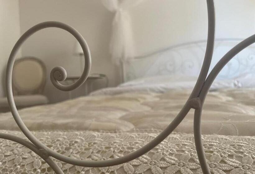 标准间带漩涡浴缸, Doctor House Standard, Suites & Luxury Rooms